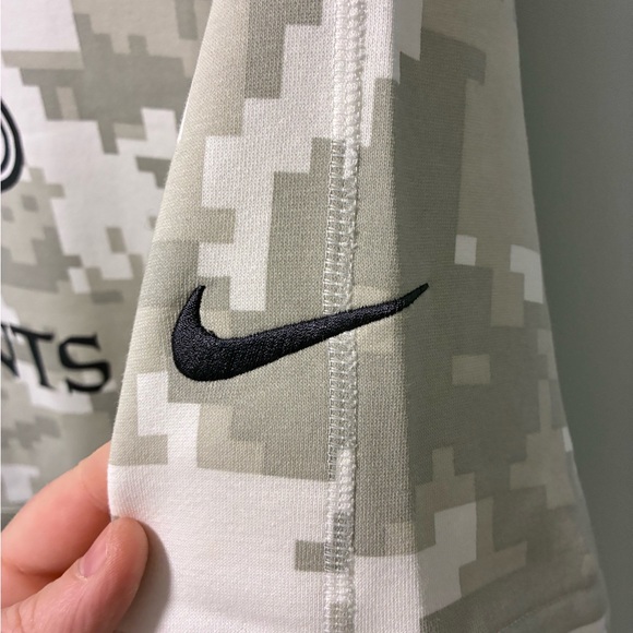 New Orleans Saints Nike Salute to Service Snow Camo Hoodie - Picture 4 of 6